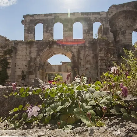 Penzion Dioklecian Wall Split