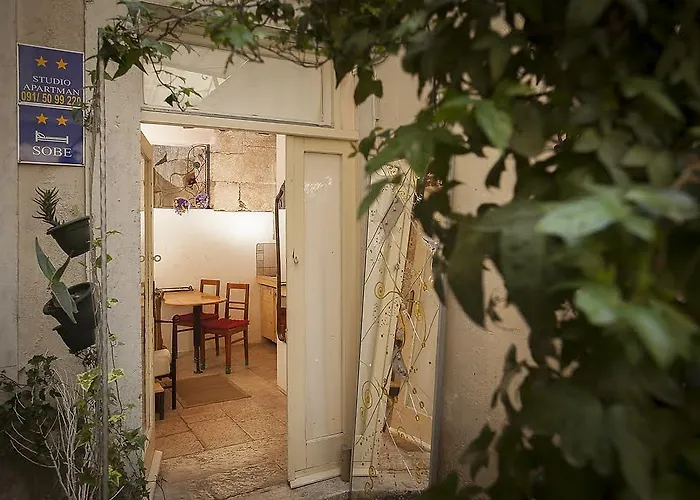 Dioklecian Wall Πανσιόν